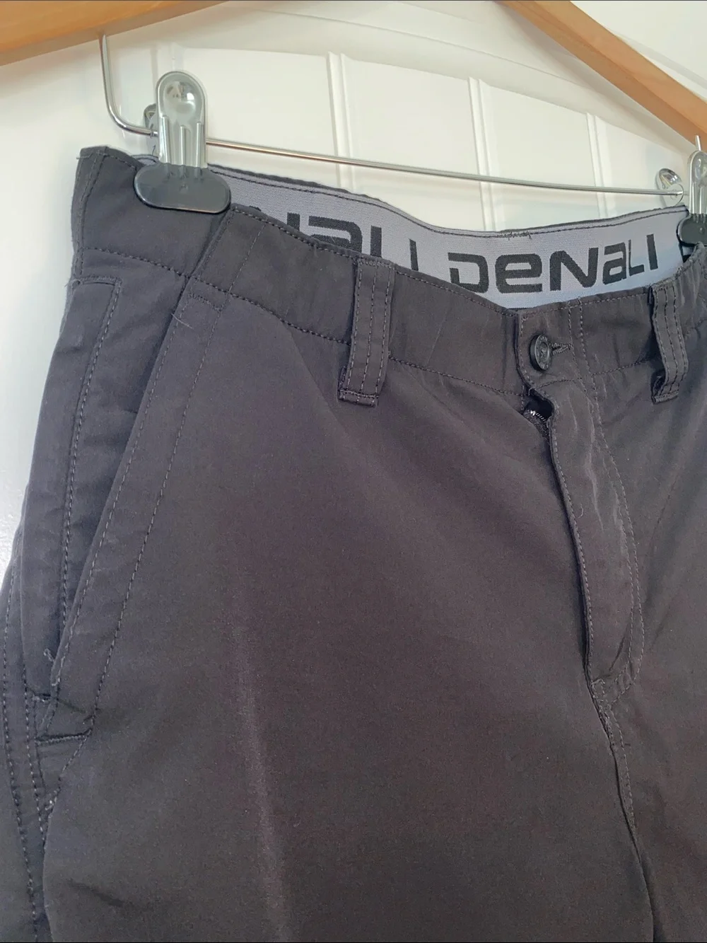 Denali Men's Black Flat-Front Shorts size Waist 32